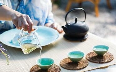 茶水消酒，养生保健两不误